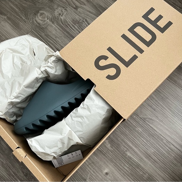 YEEZY SLIDE Slate Marine - Picture 2 of 7
